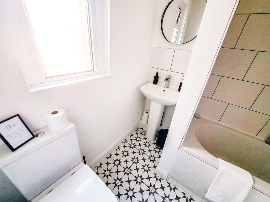 דירות 3 Bed Flat Near To Cardiff And Cardiff Bay מראה חיצוני תמונה